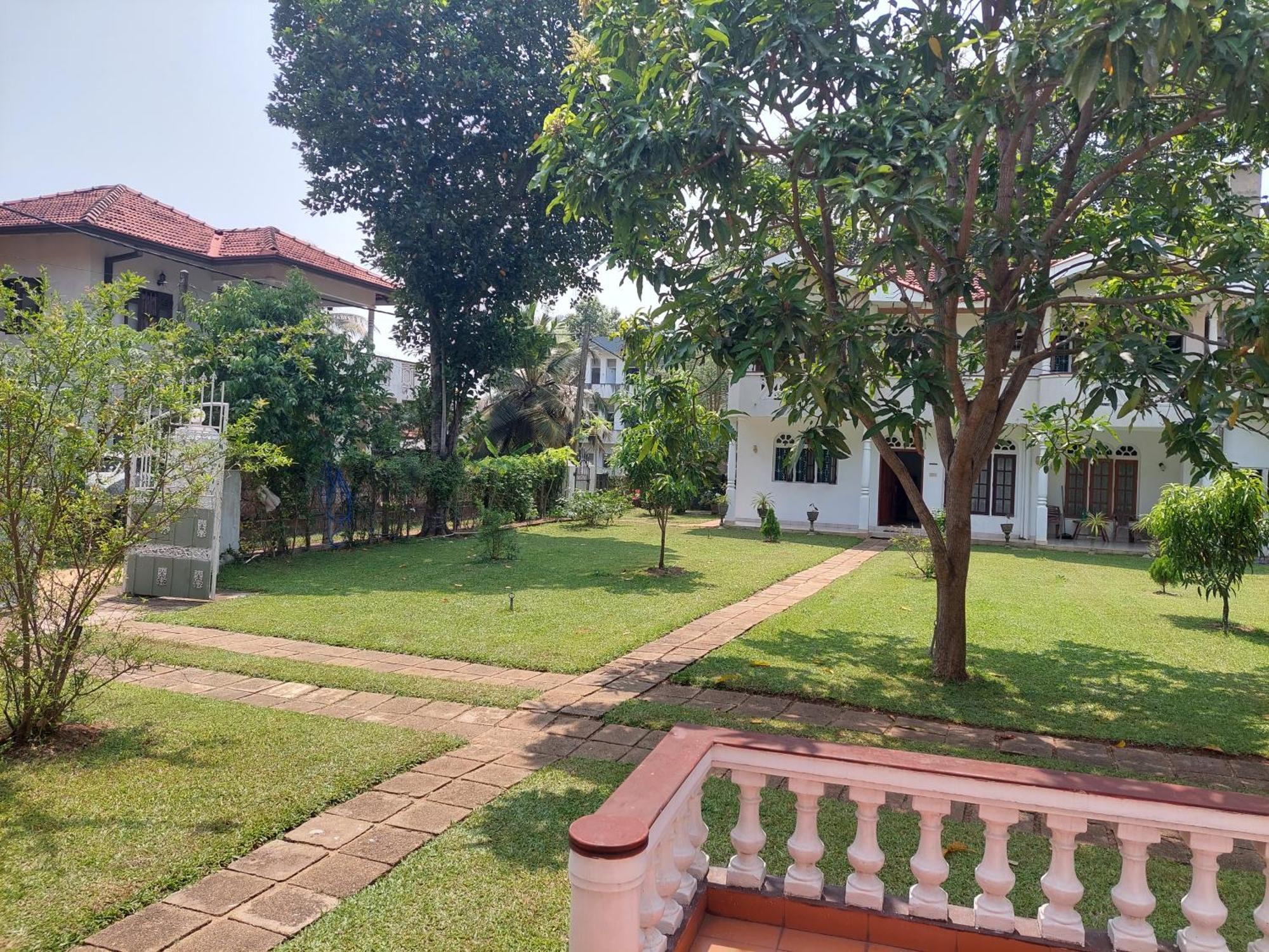 Gudsmith Home Negombo Exteriör bild